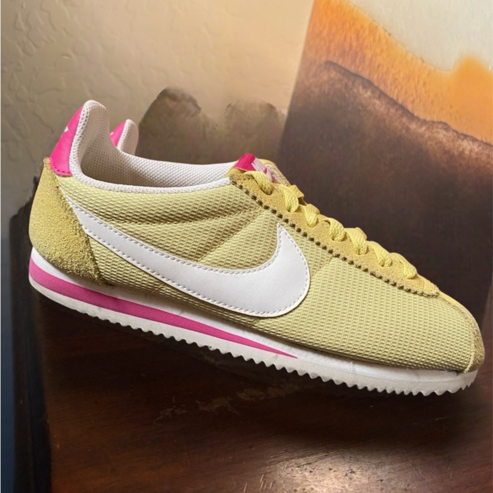 Nike Women's butter yellow and hot pink Cortez